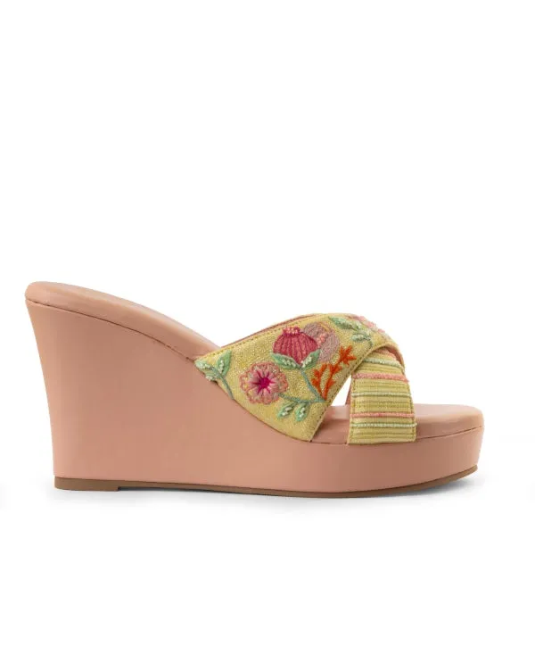 Buttery Fluttery : Criss Cross Wedge