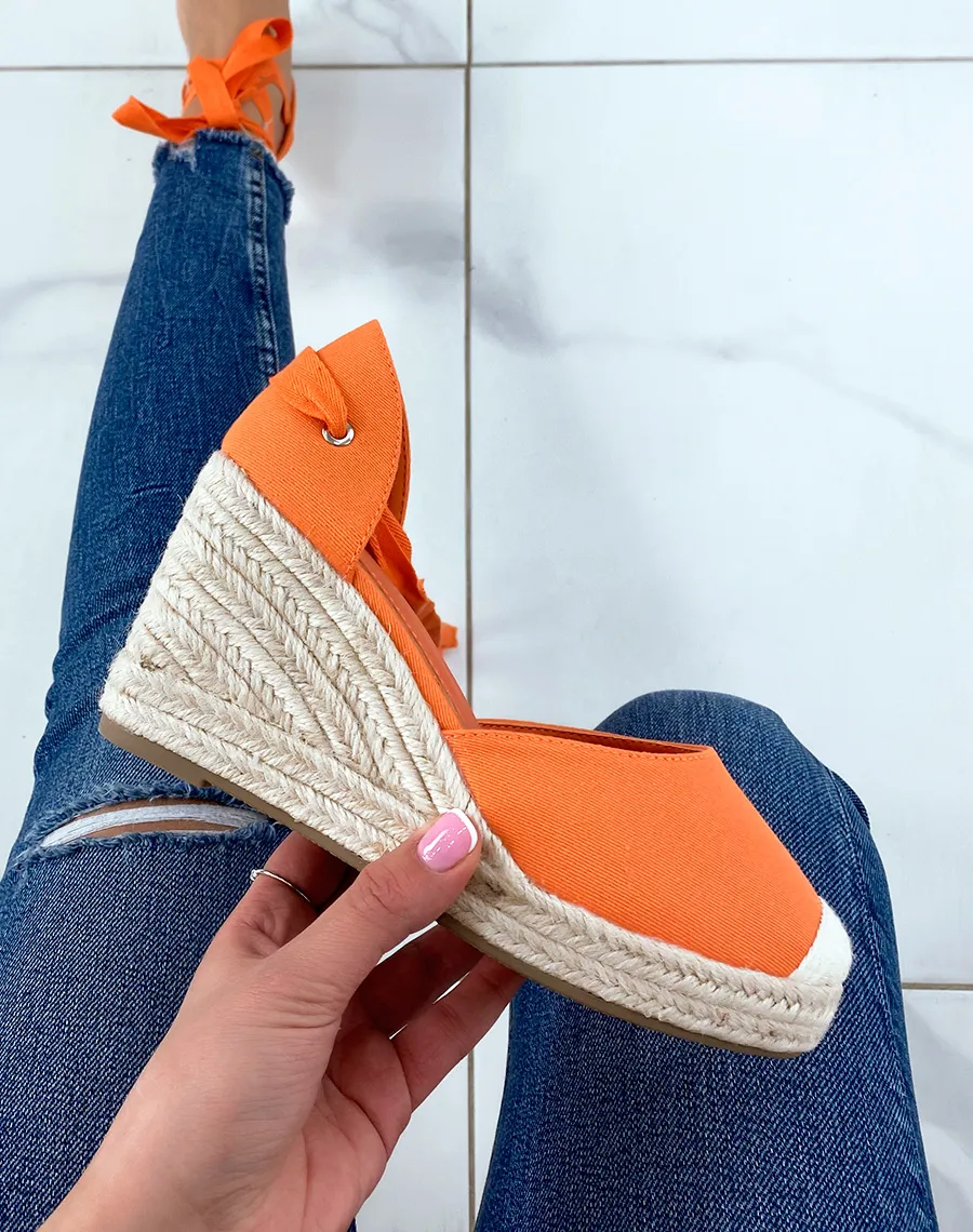 Compensées style espadrilles en toile orange à lacets