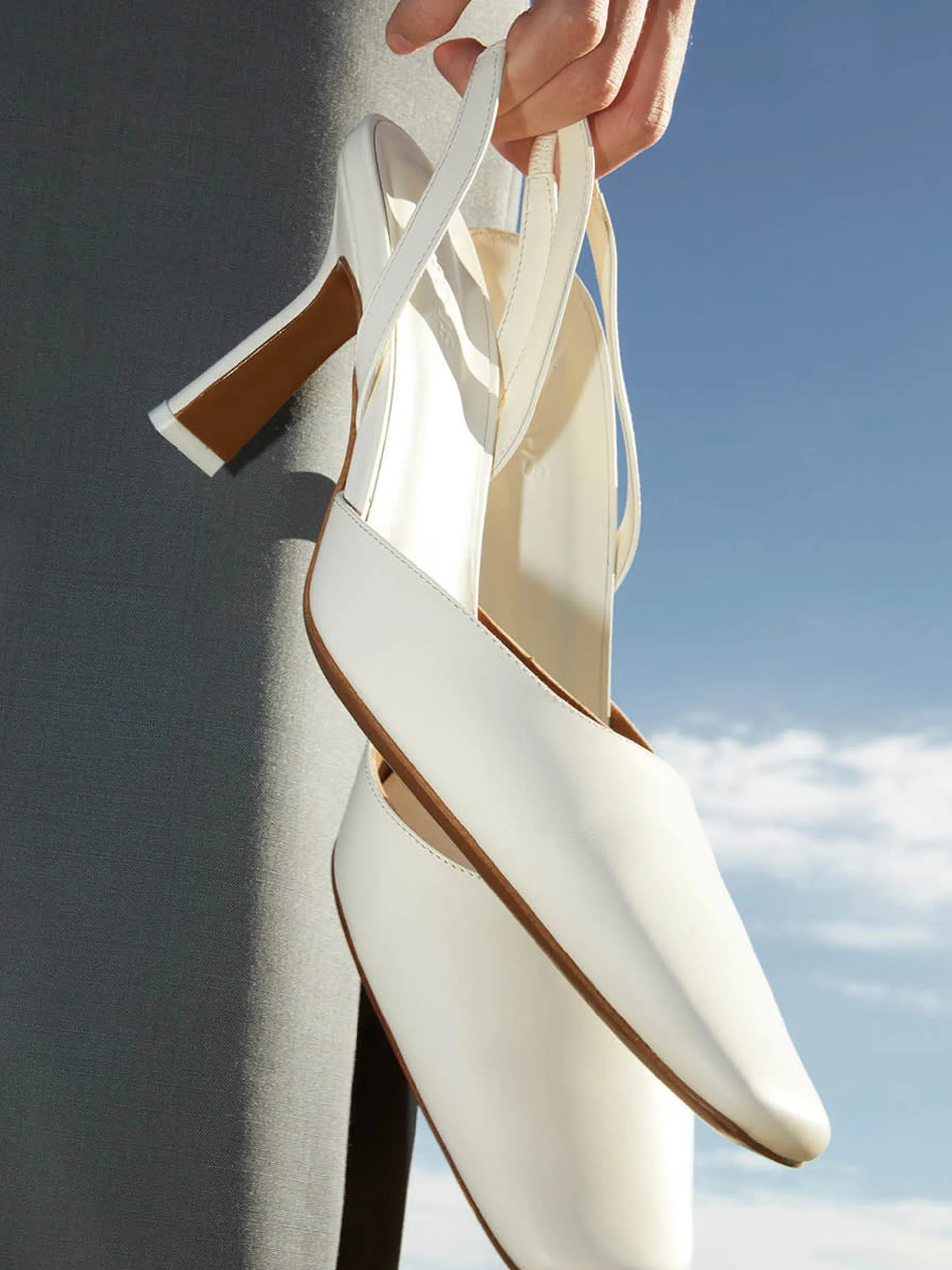Cream Dracu sling-back pumps