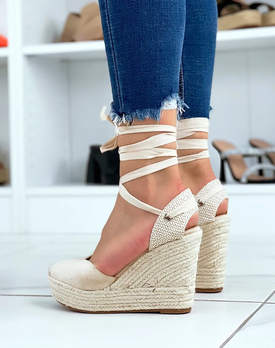 Espadrilles compensées beiges en coupe florale