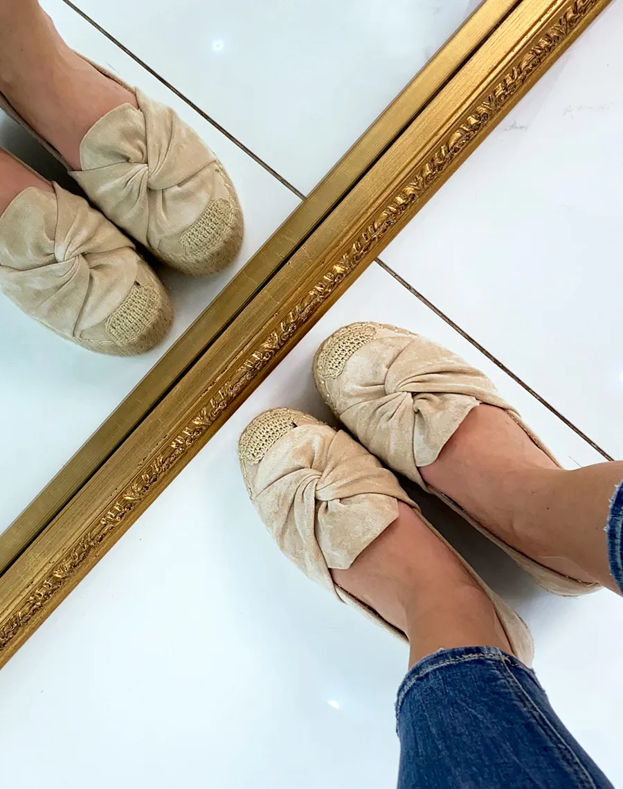 Espadrilles en suédine beige en forme de nud