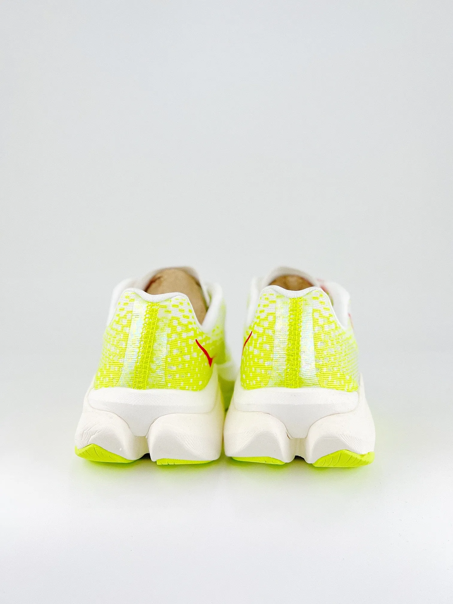HOKA W MACH X