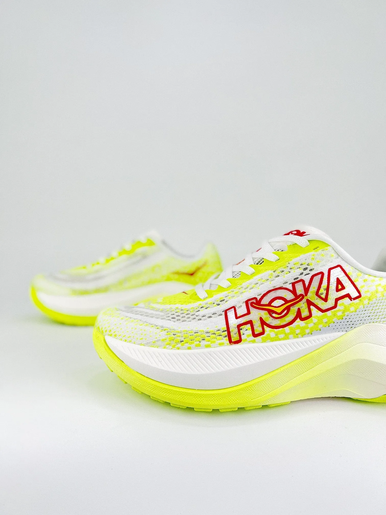 HOKA W MACH X