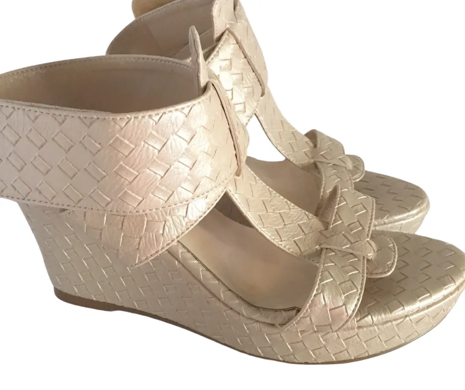 Honey Boo Wedge