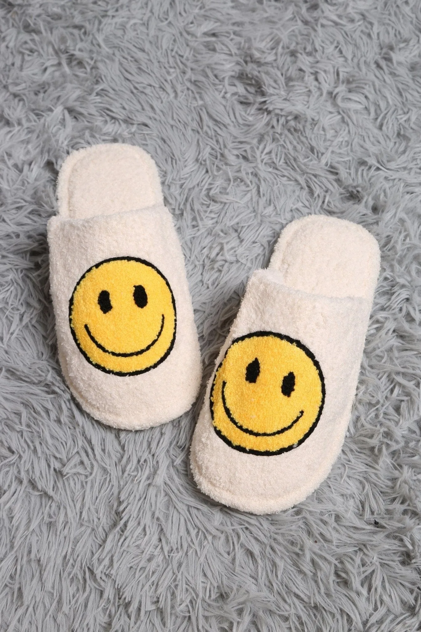 JCL2125 Super Lux Smiley Face Slippers