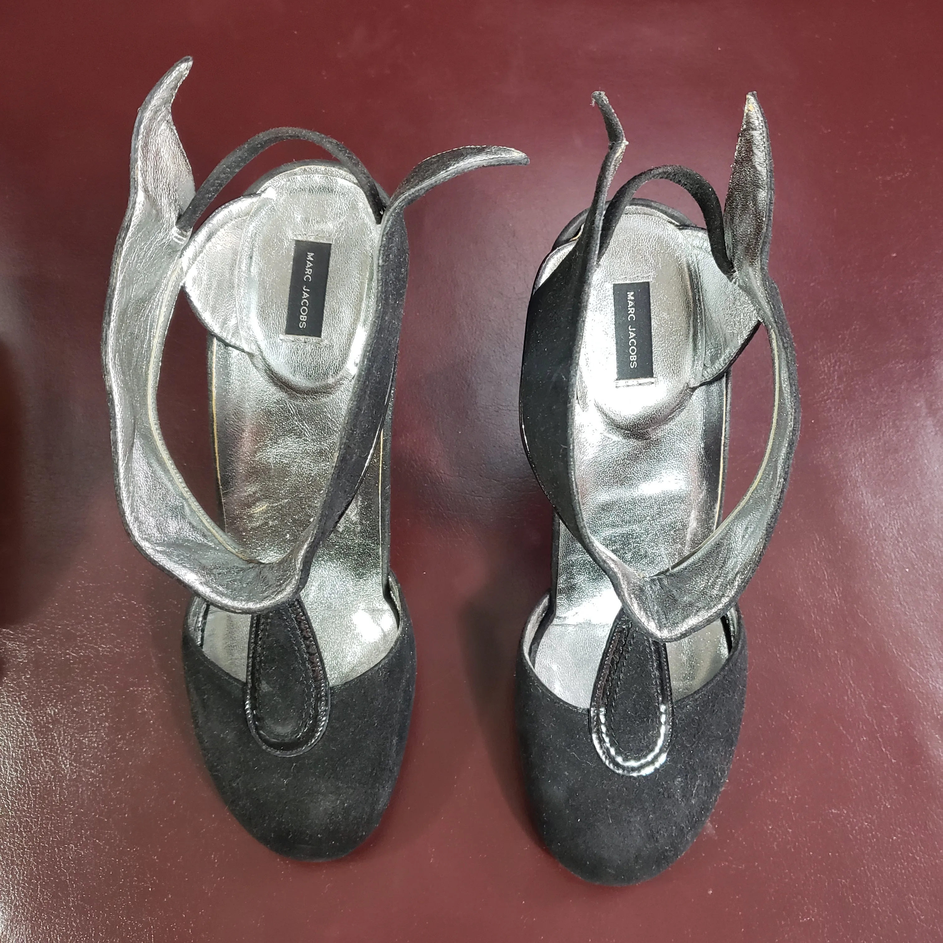 Marc Jacobs Black Suede Y-Strap Pumps size 36.5