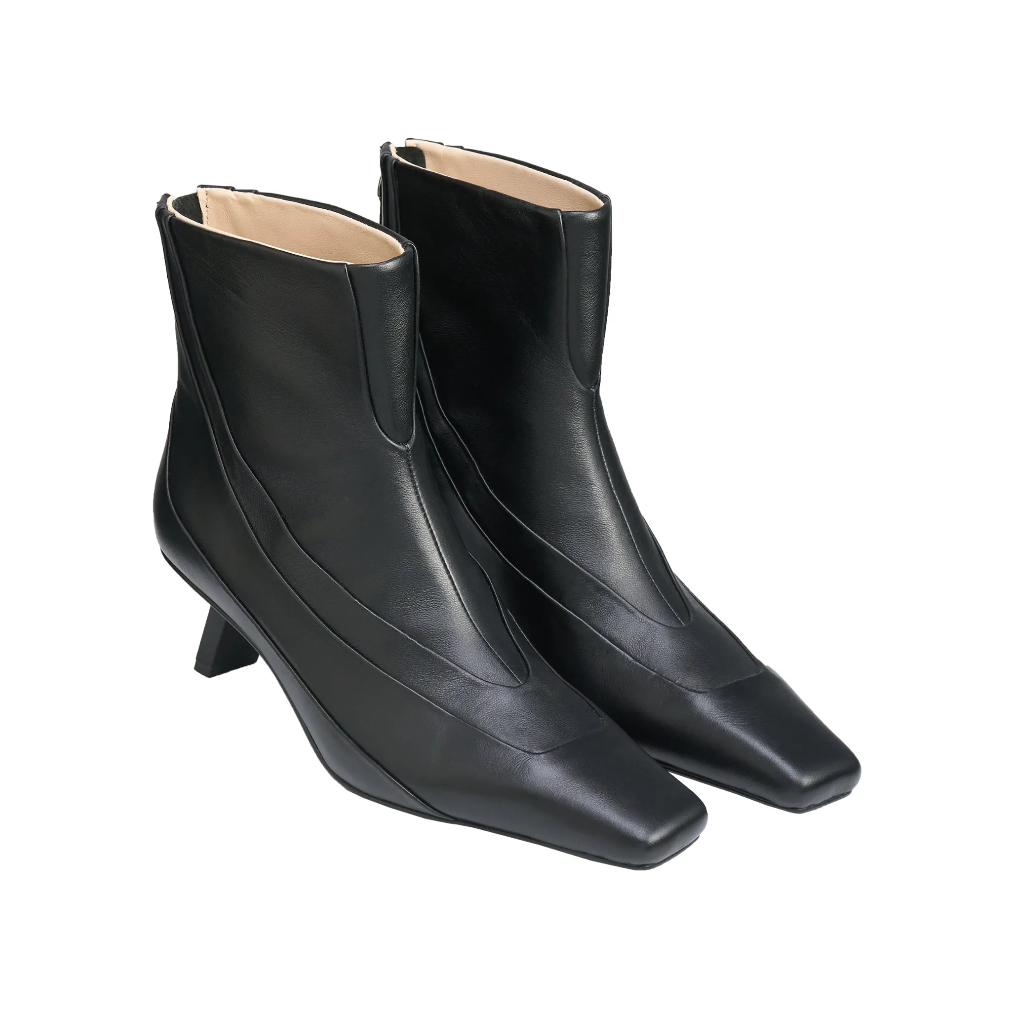 Pointy-Toed Patchwork Low-heeled Ankle Boots In Black