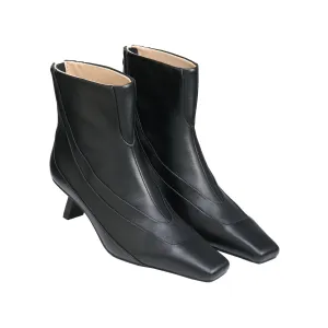Pointy-Toed Patchwork Low-heeled Ankle Boots In Black