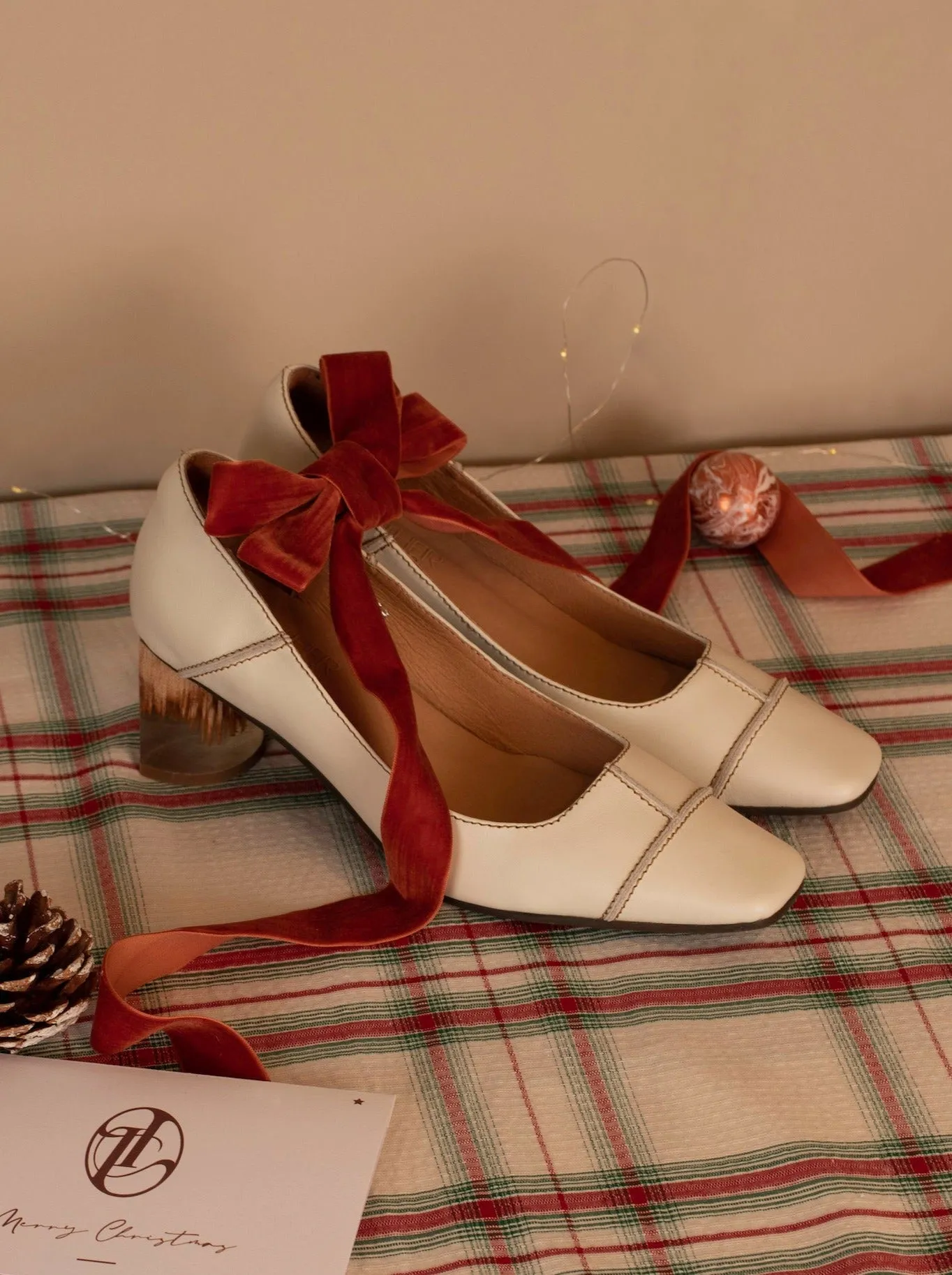 Square-toe Ground Heels