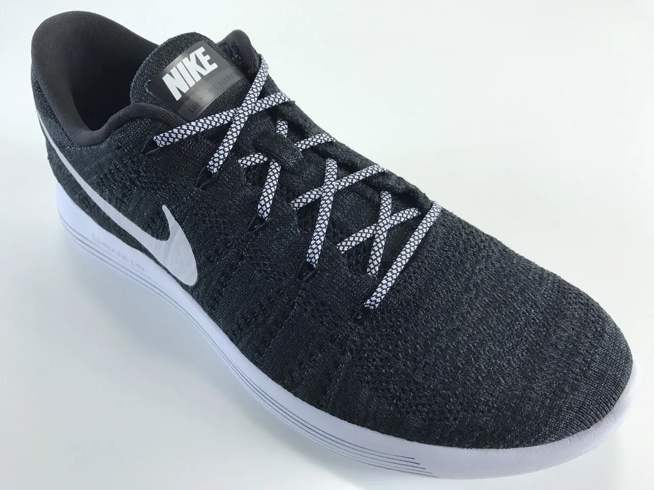 SR4U Laces Grid White Premium