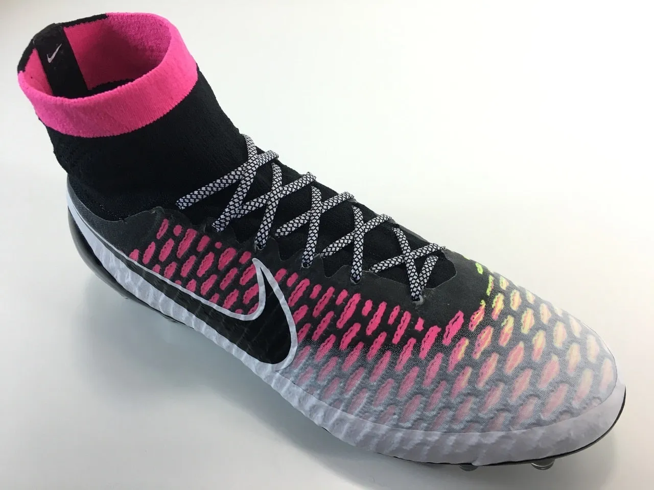 SR4U Laces Grid White Premium