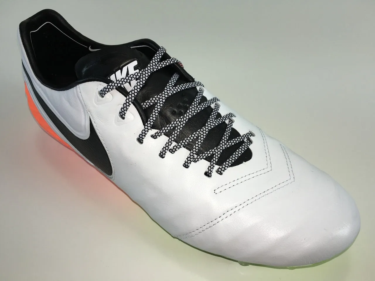 SR4U Laces Grid White Premium