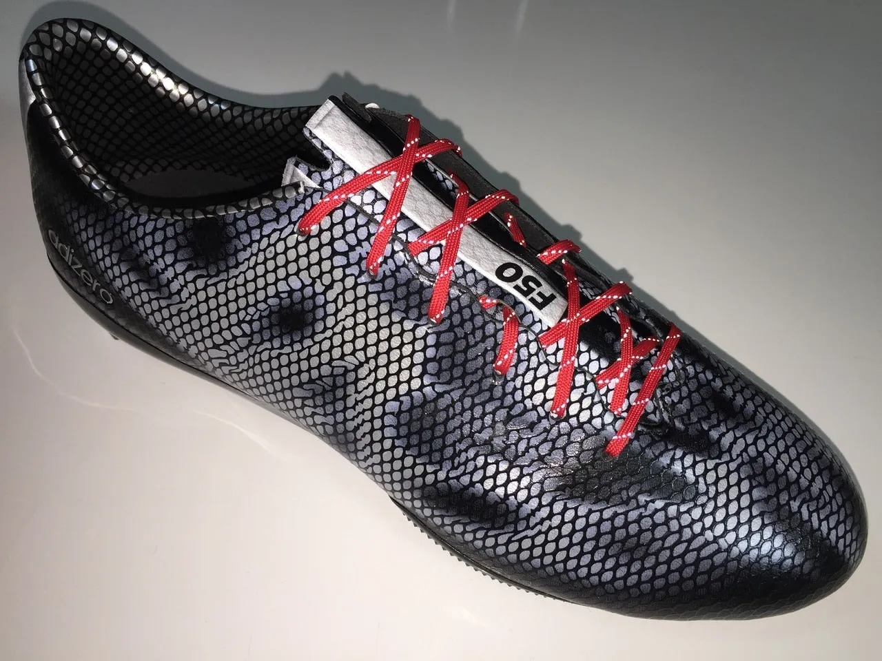 SR4U Reflective Laces Red