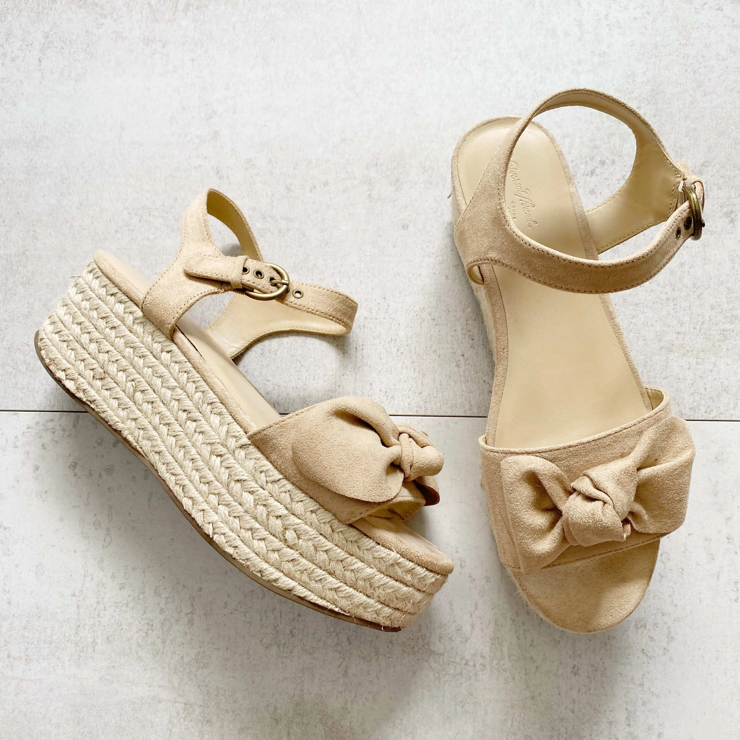 Universal Threads Summer Wedge Sandals 8.5