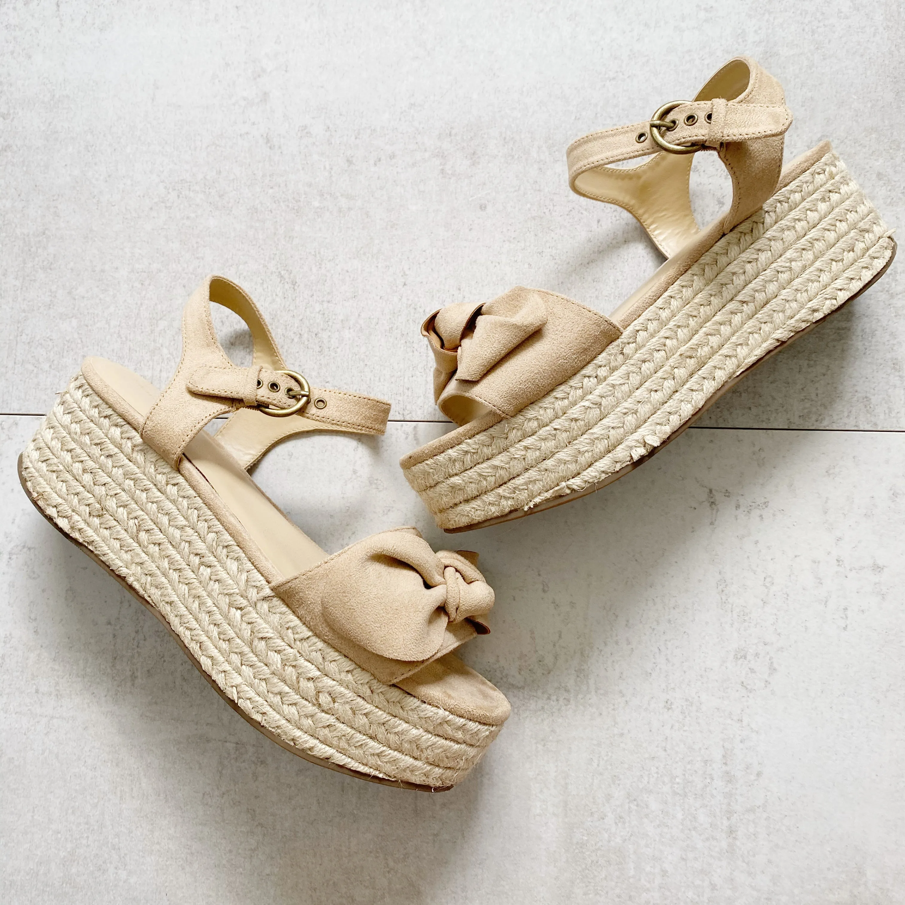 Universal Threads Summer Wedge Sandals 8.5