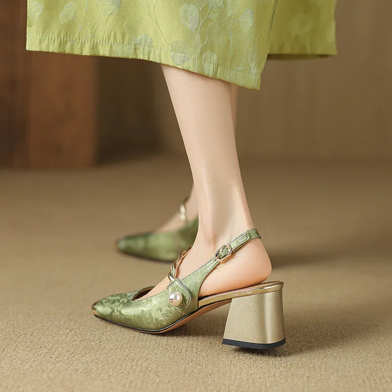 USS Shoes Rafaela Women's Square Toe Dress Pumps